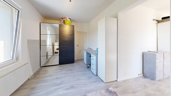 Freistehendes 5.5-Zimmer-Einfamilienhaus mit grossem Garten, Veranda & Weitblick 13