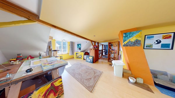 Charaktervolles Dorfhaus mit Einliegerwohnung, Saunalandschaft & Weitblick-Terrasse 9