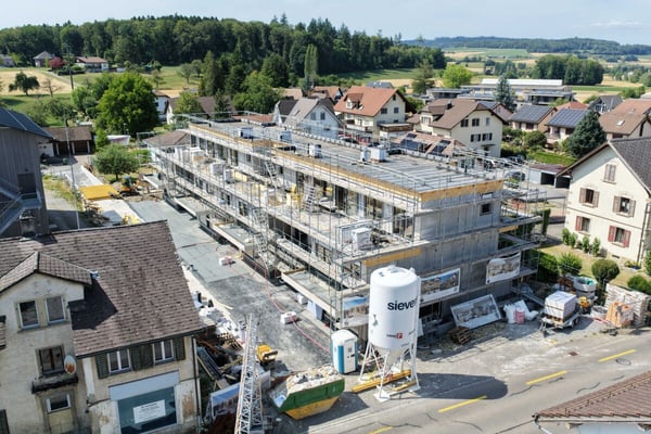 Moderne 5.5-Zimmer-Gartenwohnung mit Master Bedroom, Bad en Suite, Loggia & Balkon 16