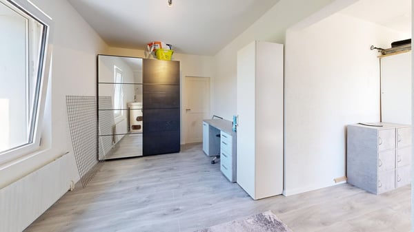Ruhe, Weite, Umschwung – Rennoviertes Einfamilienhaus mit Garten und überdachter Terrasse 13