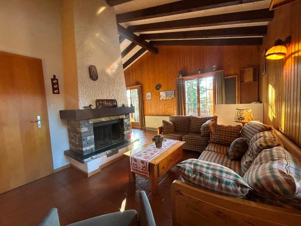 Chalet en madriers à Arbaz avec vue imprenable 3
