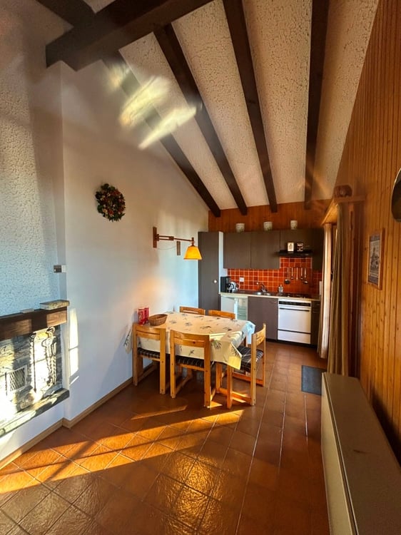 Chalet en madriers à Arbaz avec vue imprenable 4