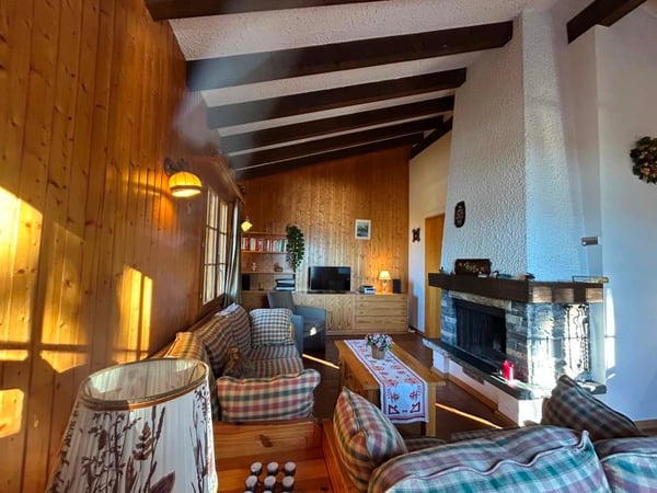 Chalet en madriers à Arbaz avec vue imprenable 2
