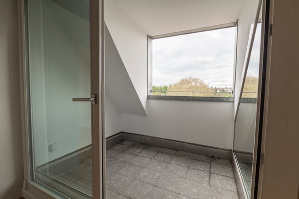 Charmante Dachwohnung mit Galerie und besonderem Wohnambiente 2