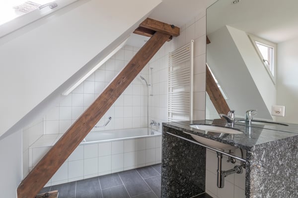 Charmante Dachwohnung mit Galerie und besonderem Wohnambiente 9