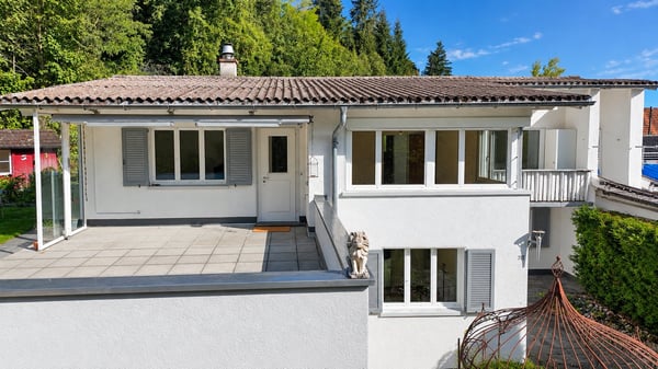 Seltene Gelegenheit an begehrter Lage - Traumaussicht und vielseitiges Entwicklungspotential 3