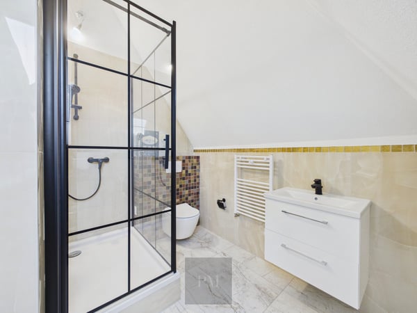 Charmante 5,5 Zimmer Maisonette 8