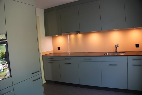 2-Zimmer-Wohnung mit Altbaucharme und traumhafter Sicht auf See und Berge 4