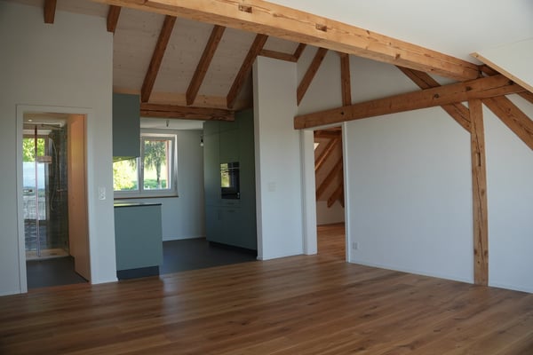 Aussergewöhnliche 3½-Zimmer-Dachwohnung mit Holzbalken und Panoramablick 4