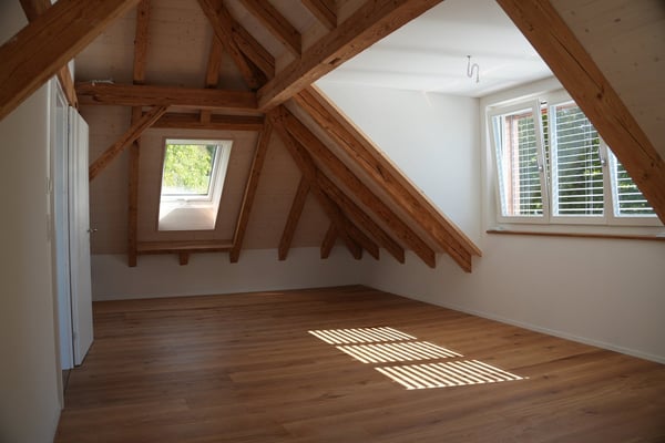 Aussergewöhnliche 3½-Zimmer-Dachwohnung mit Holzbalken und Panoramablick 6
