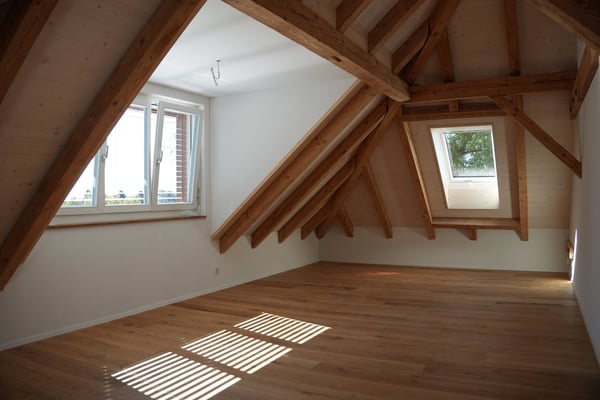 Aussergewöhnliche 3½-Zimmer-Dachwohnung mit Holzbalken und Panoramablick 8