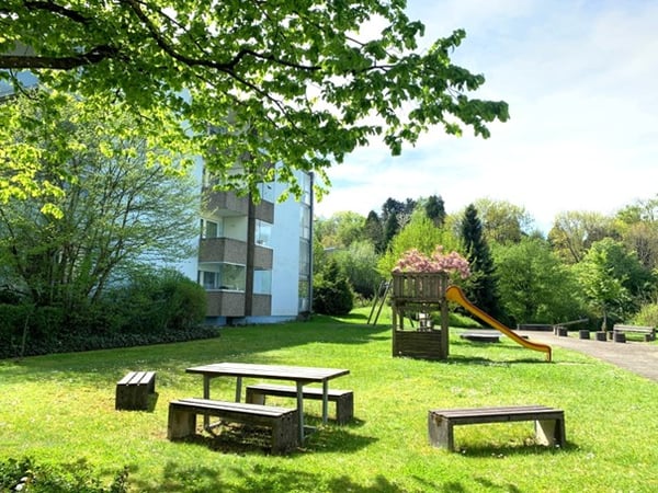 Helle, stilvolle und komplett renovierte 2.5 Zimmer-Wohnung 12