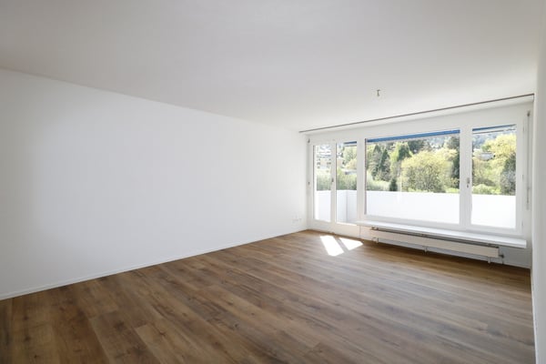 Helle, stilvolle und komplett renovierte 2.5 Zimmer-Wohnung 5