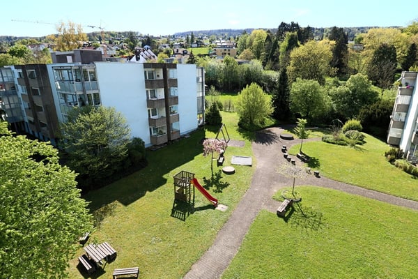 Helle, stilvolle und komplett renovierte 2.5 Zimmer-Wohnung 11