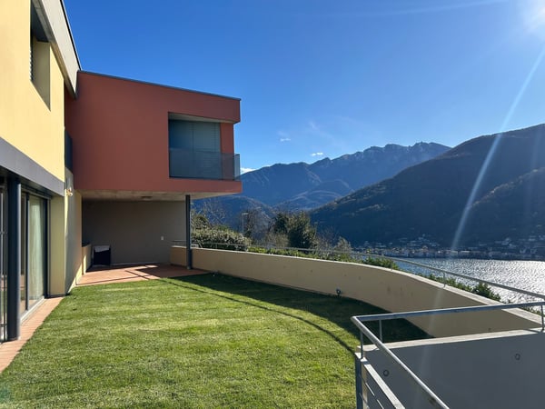 Casa unifamiliare con vista lago 1
