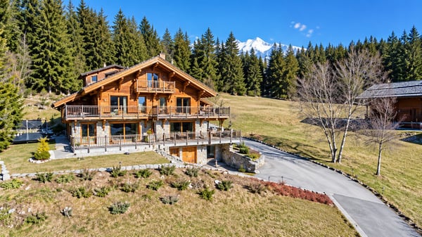 Magnifique chalet proche du centre de Crans-Montana 21