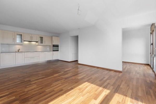 Elegant 4.5-room flat with lake views in Vernate 4