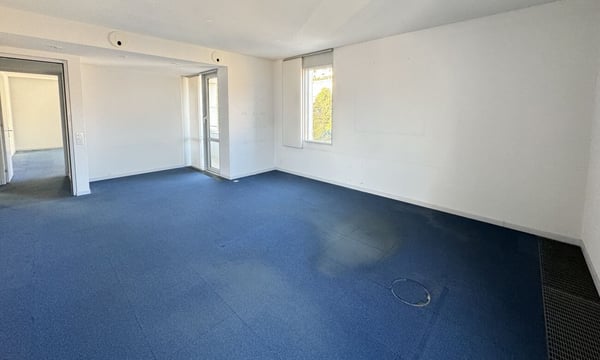 Prestigioso ufficio con vista dominante sulla città. Adatto uso misto abitativo 5