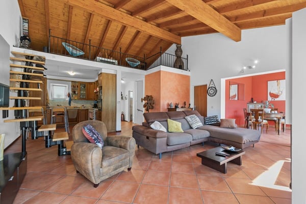 Vivi la bellezza di Capolago: casa con vista mozzafiato sul lago 3