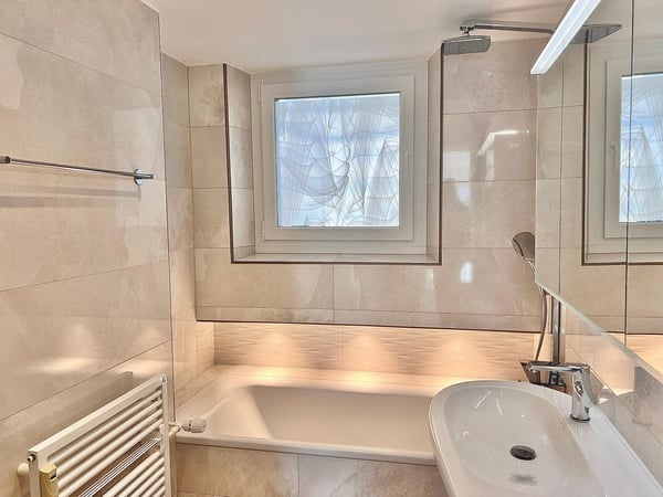 Exklusive 2.5 Zimmer mit Rheinblick und Cheminée 7