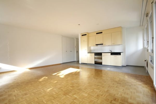 Moderne 1.5-Zimmer-Wohnung mit Balkon am Rosenbergweg 4