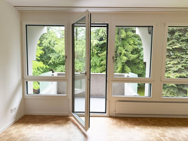 Moderne 2.5-Zimmer-Wohnung mit Balkon am Rosenbergweg 5