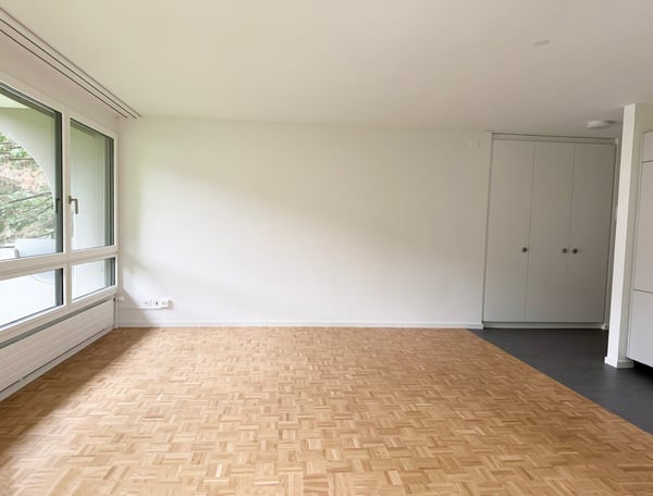 Moderne 2.5-Zimmer-Wohnung mit Balkon am Rosenbergweg 8