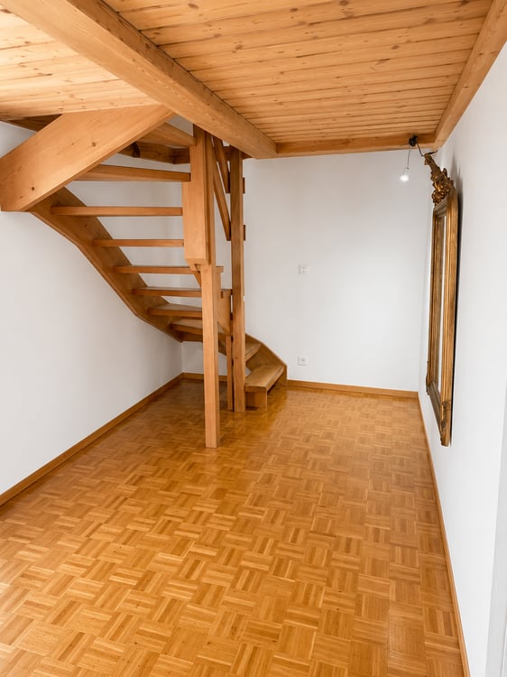 Gemütliche 5-Zimmer-Altbauwohnung mit einer Raumhöhe von 2.10 m 6