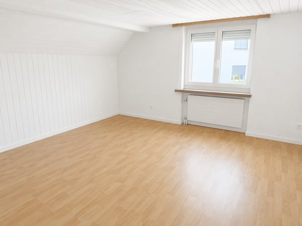 Gemütliche 5-Zimmer-Altbauwohnung mit einer Raumhöhe von 2.10 m 8