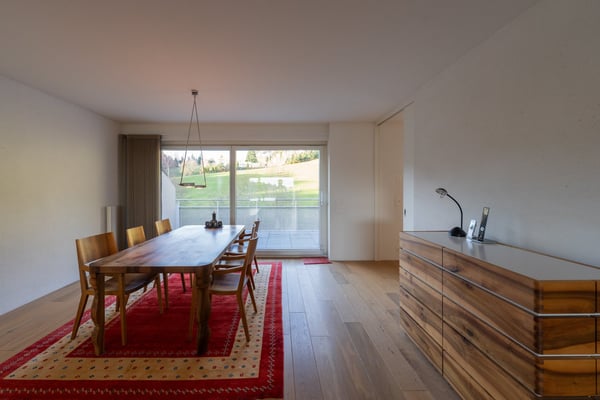 Aussergewöhnlich grosszügige 3.5-Zimmerwohnung mit 120 m², grosser Terrasse & 2 TG-Plätzen 7
