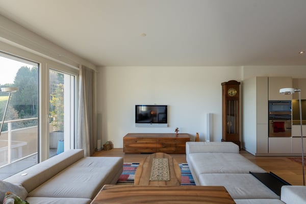 Aussergewöhnlich grosszügige 3.5-Zimmerwohnung mit 120 m², grosser Terrasse & 2 TG-Plätzen 15