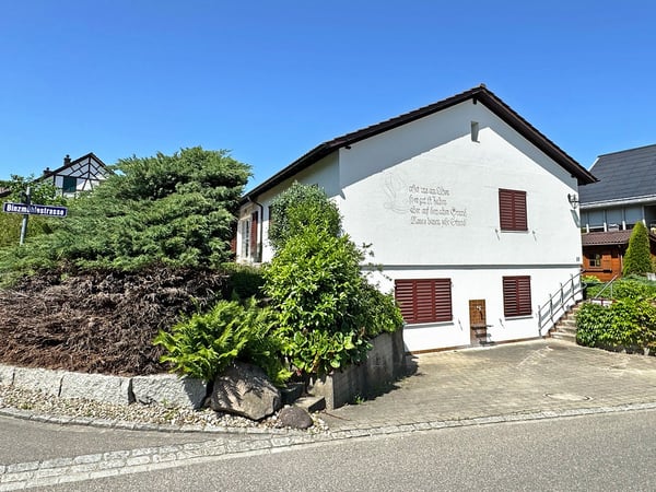 Charmantes Einfamilienhaus in ruhiger Lage in Neerach 1