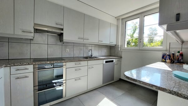 Charmante 4.5-Zimmer-Maisonette-Wohnung in Niederglatt ZH – sofort verfügbar 2