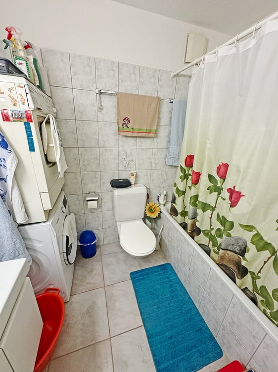 4.5-Zimmer-Wohnung im Erdgeschoss mit Doppeleinstellplatz in der Tiefgarage 8