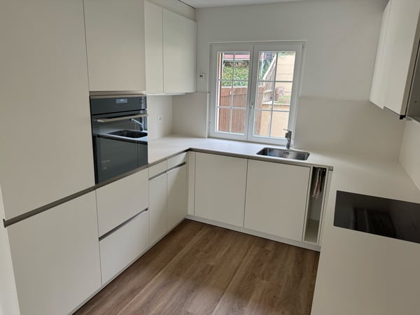 Idyllisches Wohnen am Rebberg: 4.5-Zimmer-Doppelhaushälfte in Weining 2