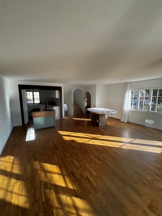 Idyllisches Wohnen am Rebberg: 4.5-Zimmer-Doppelhaushälfte in Weining 5