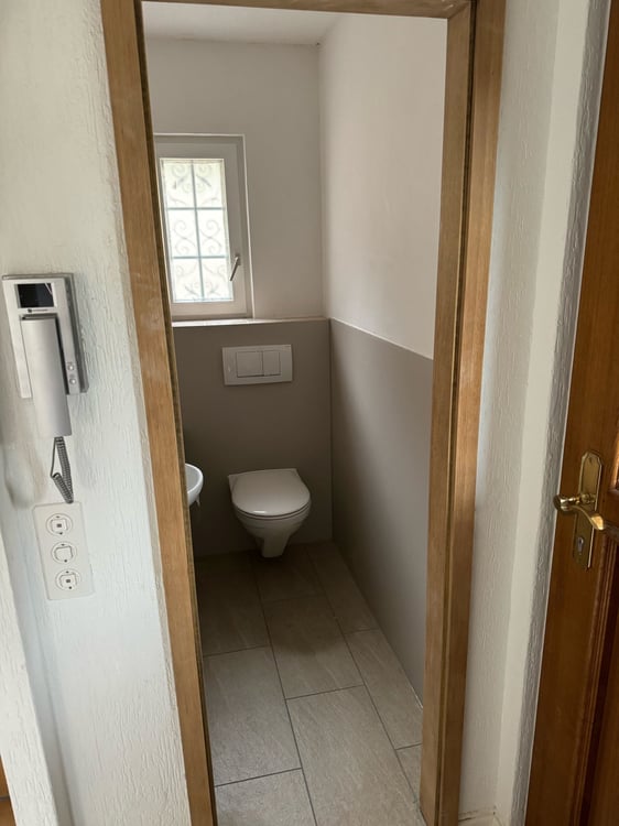 Idyllisches Wohnen am Rebberg: 4.5-Zimmer-Doppelhaushälfte in Weining 8