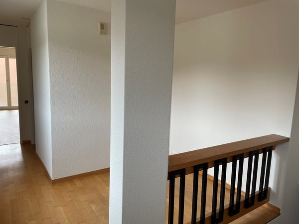 Eine neu renovierte Wohnung steht im Angebot 7
