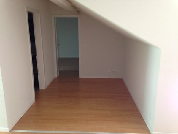 Wir bieten eine schöne 1.5 Zimmer-Dachwohnung an 7