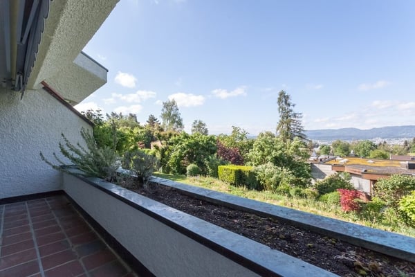 Ruhige und sonnig gelegen 1.5 Zimmerwohnung in Küsnacht 8