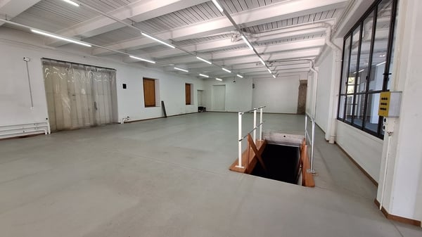 423 m2 Büro- und Gewerbefläche mit Werkstatt/Lager und LKW-Zufahrt 6