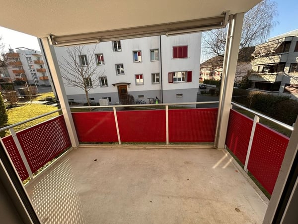 Ruhige, grosszügige und zentrale Wohnung 6