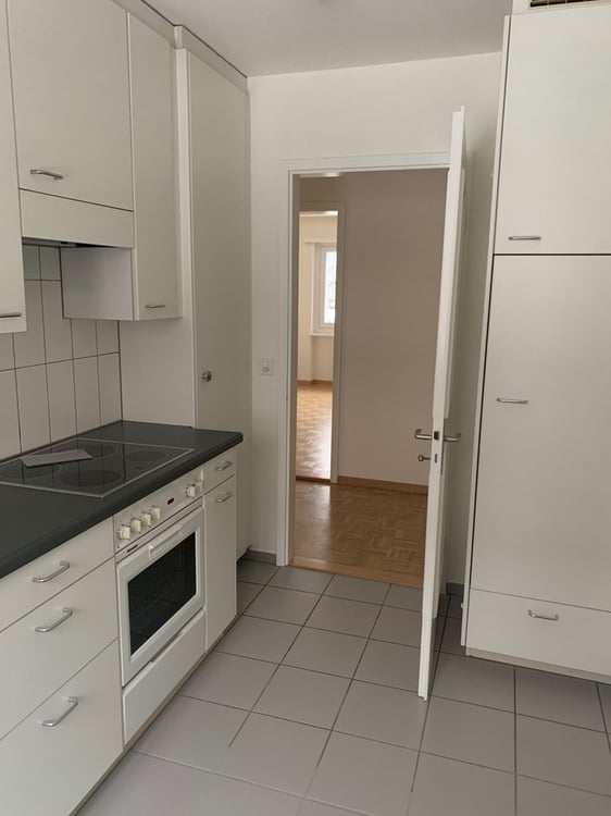 Ruhige, grosszügige und zentrale Wohnung 5