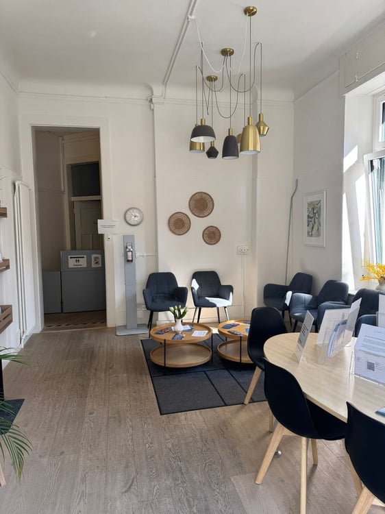 Helle Räumlichkeiten für Büro/Praxis zu vermieten 3