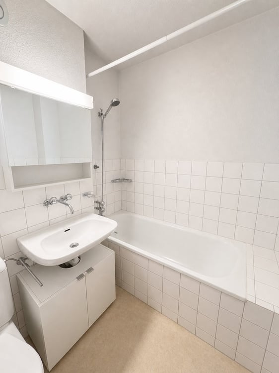Attraktive Wohnung mit Balkon in Zürich Altstetten - beim Lindenplatz! 9