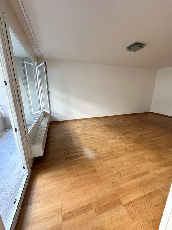 Attraktive Wohnung mit Balkon in Zürich Altstetten - beim Lindenplatz! 7