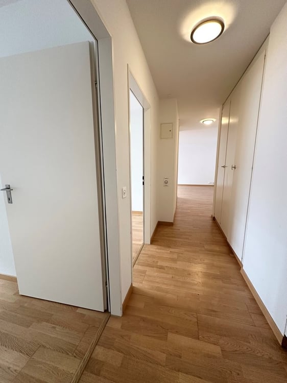 Attraktive Wohnung mit Balkon in Zürich Altstetten - beim Lindenplatz! 3