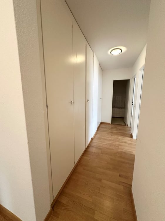 Attraktive Wohnung mit Balkon in Zürich Altstetten - beim Lindenplatz! 2