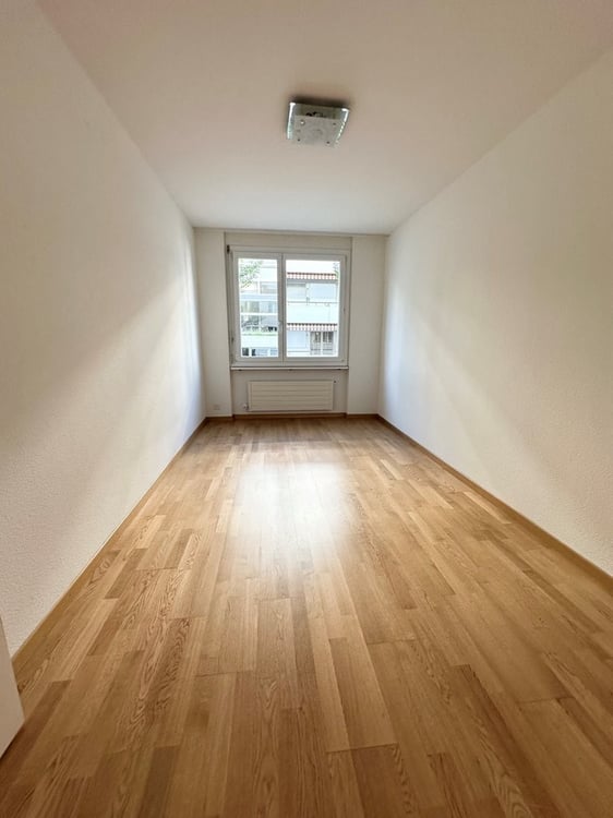 Attraktive Wohnung mit Balkon in Zürich Altstetten - beim Lindenplatz! 4