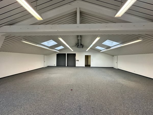 Attraktive und helle Bürofläche an bester Lage in Uster 5